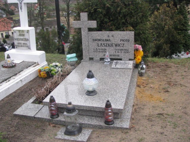 Grób Piotr Laszkiewicz